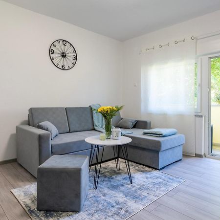 Lusi Apartment Otocac Ngoại thất bức ảnh