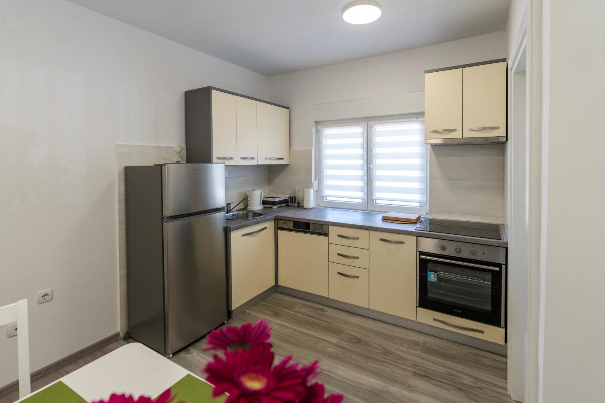 Lusi Apartment Otocac Ngoại thất bức ảnh
