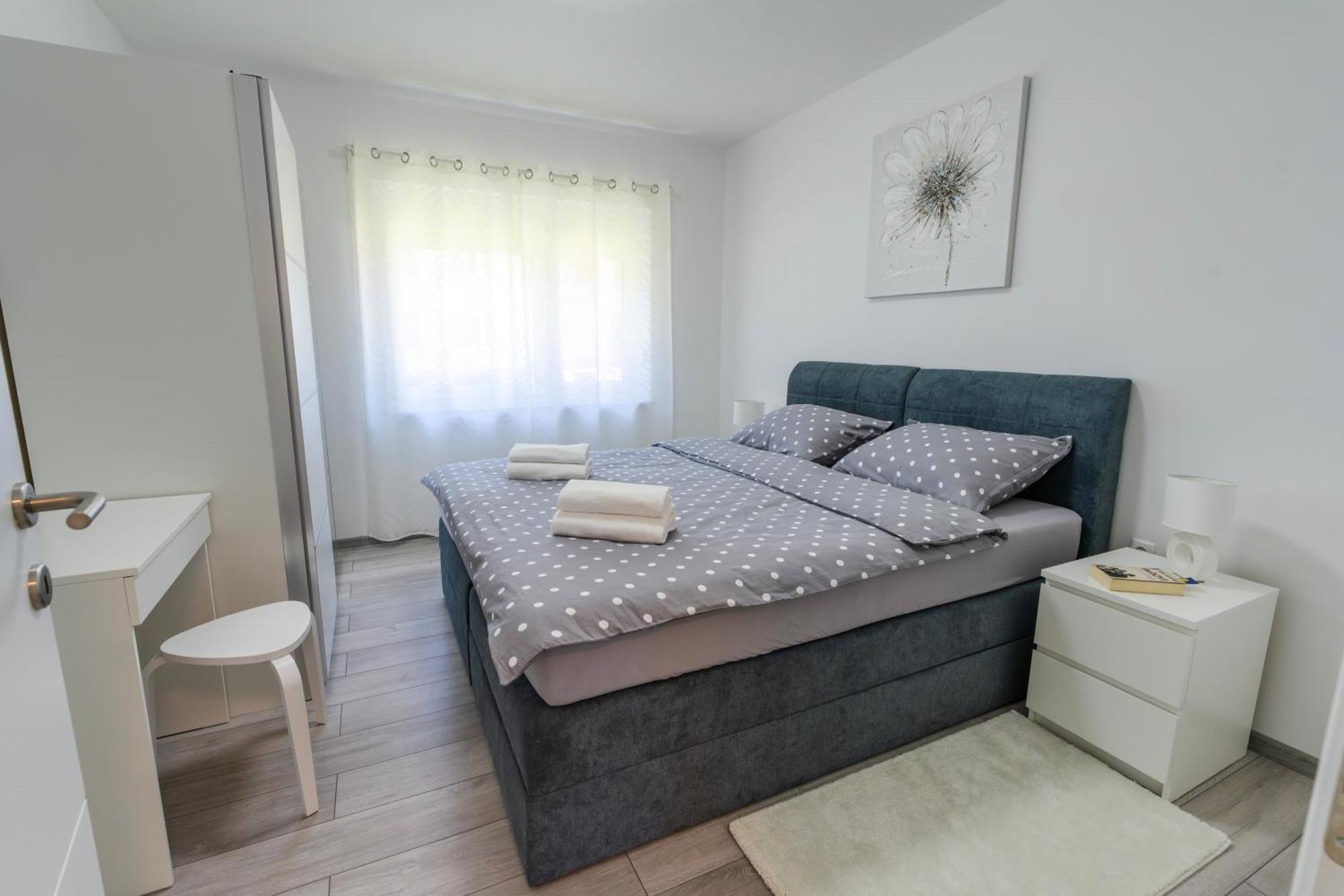 Lusi Apartment Otocac Ngoại thất bức ảnh