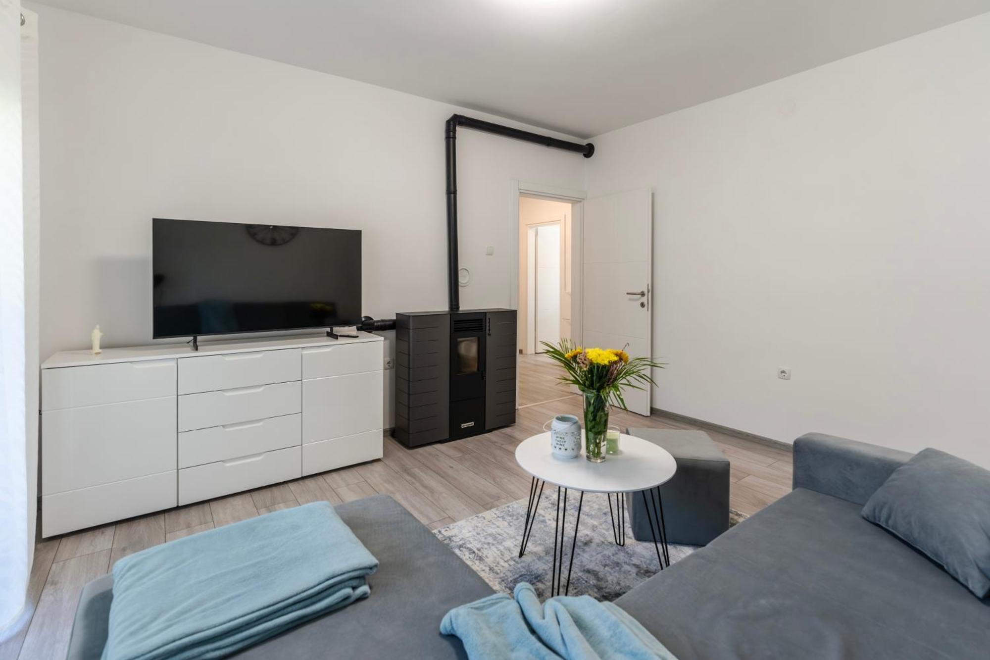 Lusi Apartment Otocac Ngoại thất bức ảnh