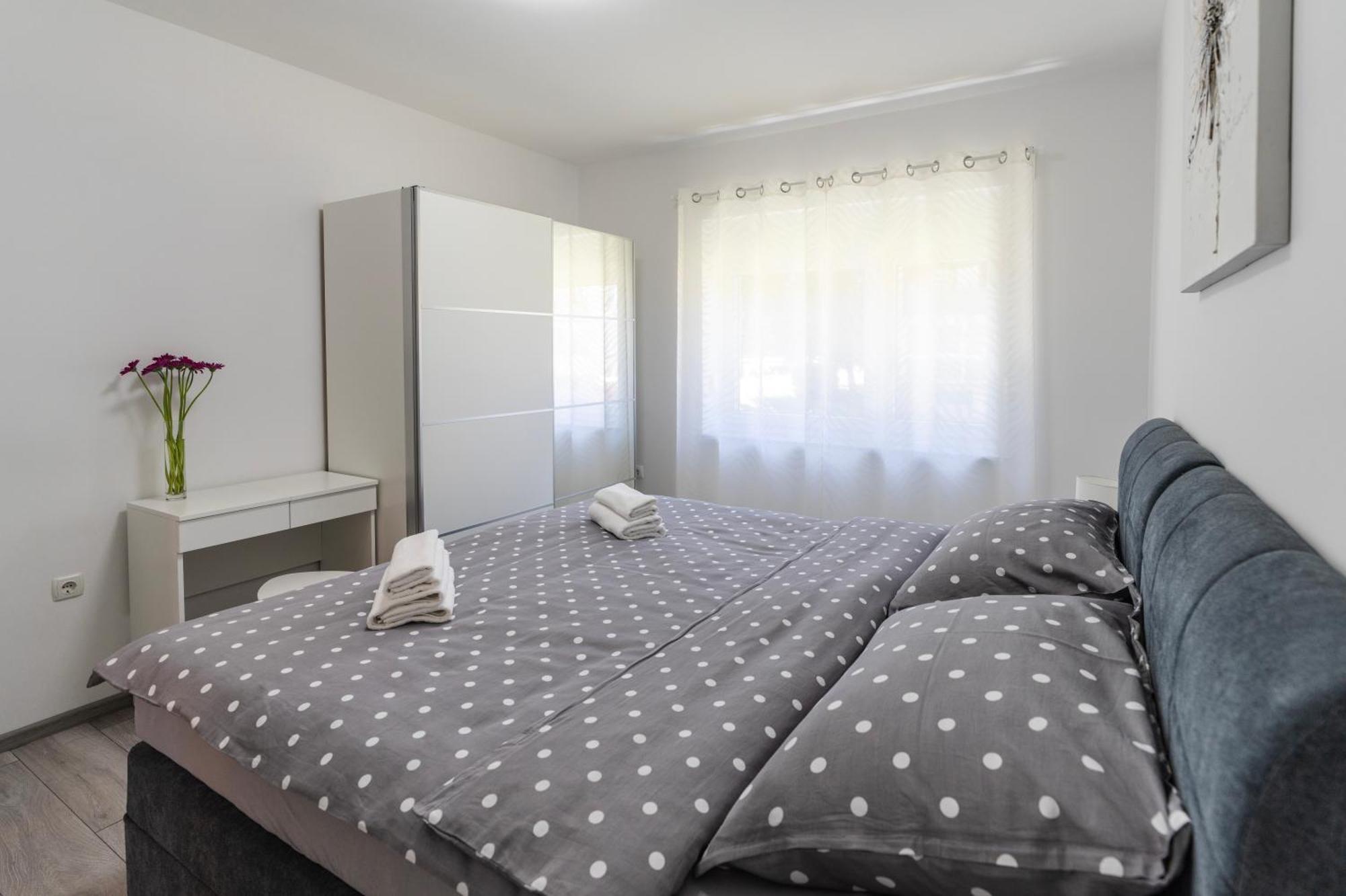 Lusi Apartment Otocac Ngoại thất bức ảnh