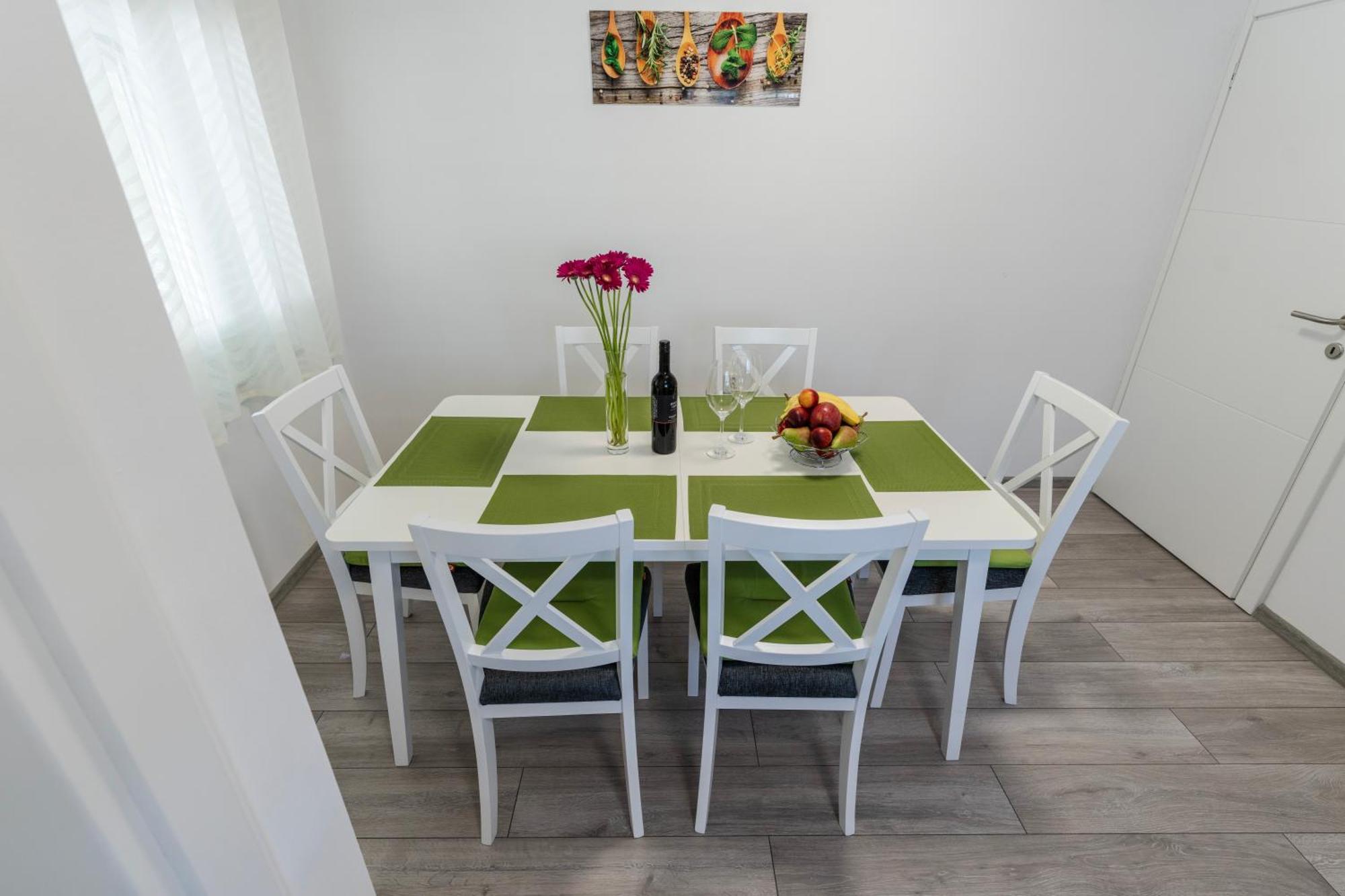 Lusi Apartment Otocac Ngoại thất bức ảnh