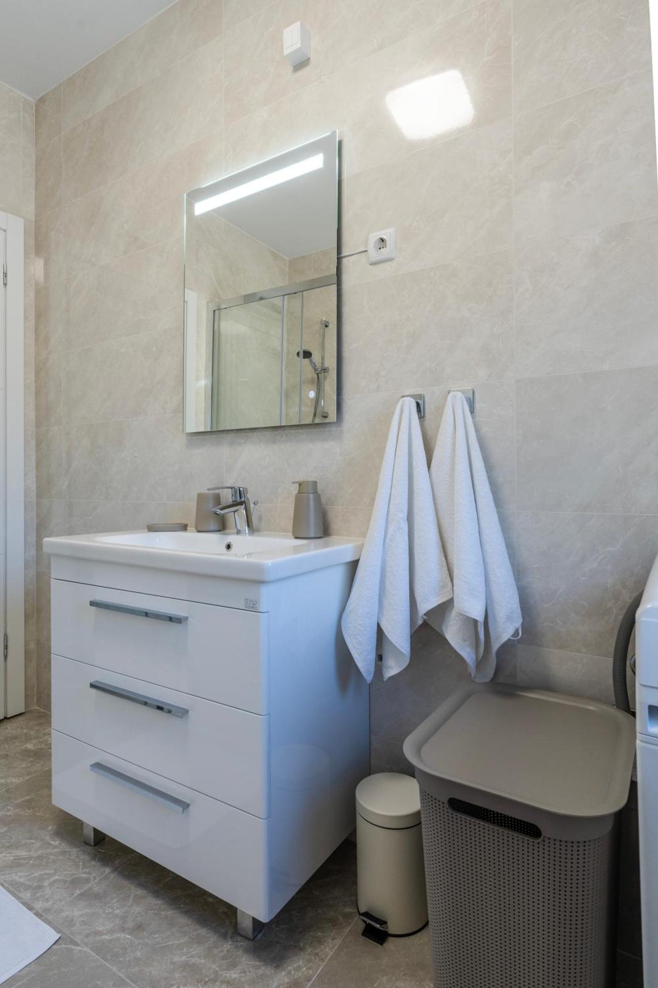 Lusi Apartment Otocac Ngoại thất bức ảnh