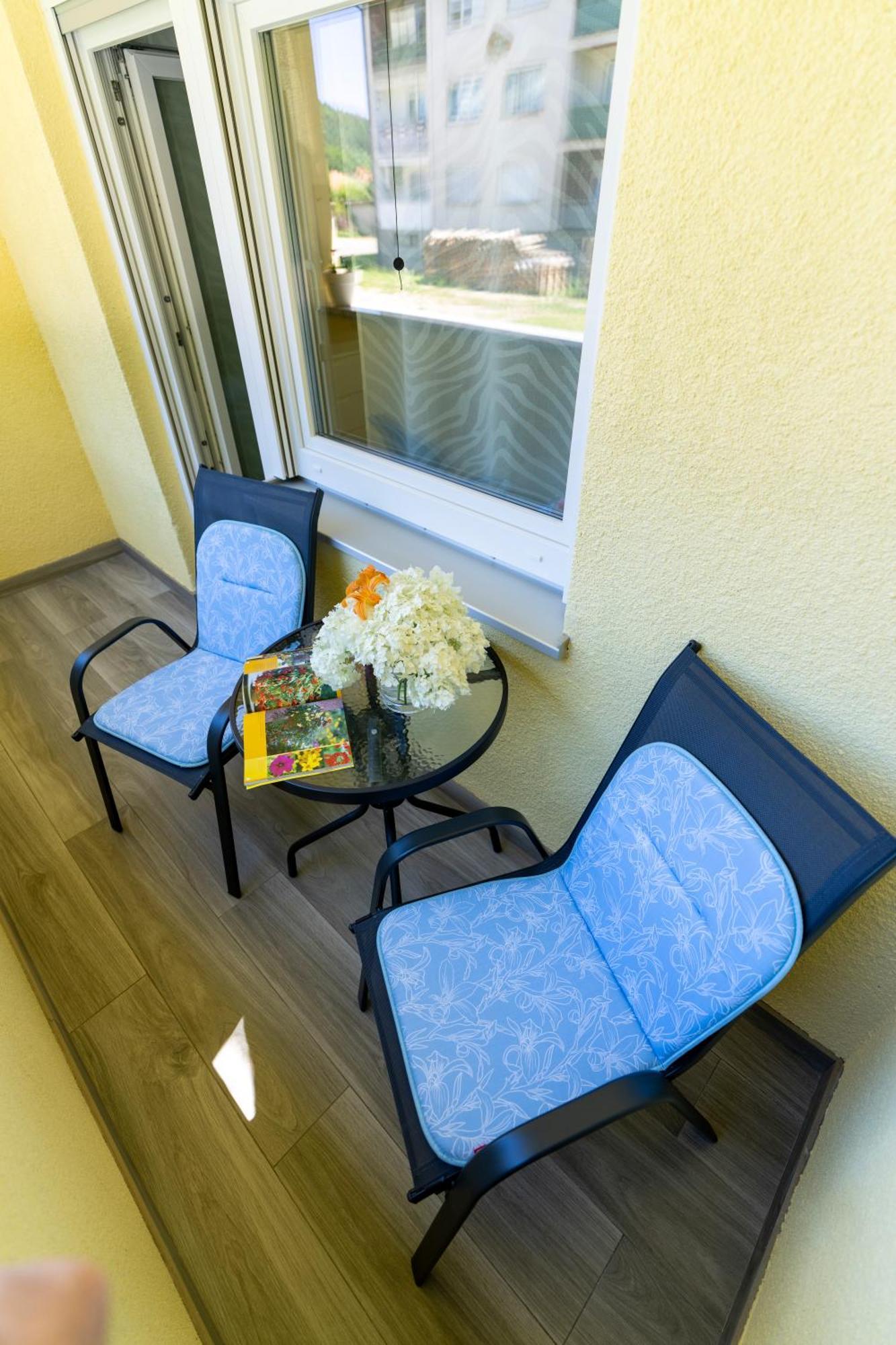 Lusi Apartment Otocac Ngoại thất bức ảnh